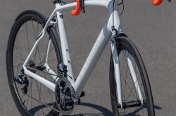 69 LTD-SW-Roubaix-Di2-Roval_2